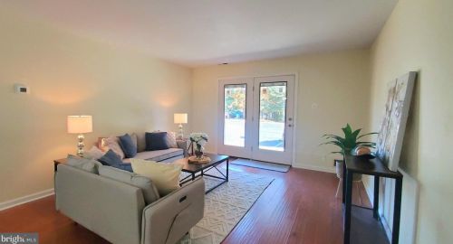 1411 Tristram Cir, West Deptford NJ  08051-2262 exterior