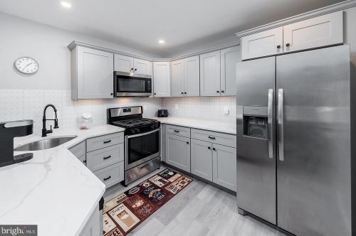 1162 Tristram Cir, West Deptford NJ  08051-2239 exterior