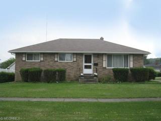 6883 Lynett Dr, Cleveland, OH 44129-5442