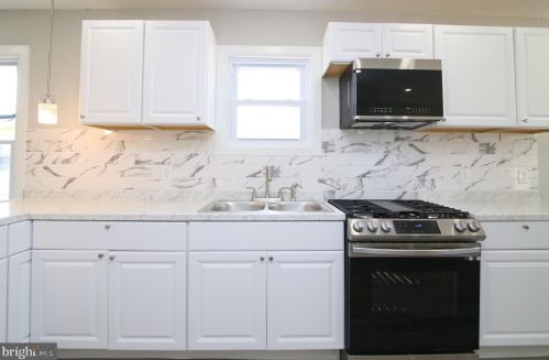 126 Billings Ave, West Deptford NJ  08066-2223 exterior