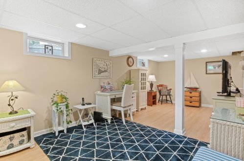 2 Uncle Zlotis Rd, Chatham MA 02633-1595 exterior