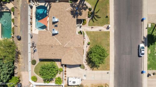 210 Butler Dr, Phoenix AZ 85051-4649 exterior