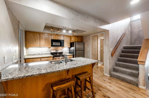 2161 Fenchurch Dr, Park City UT 84060-7822 exterior