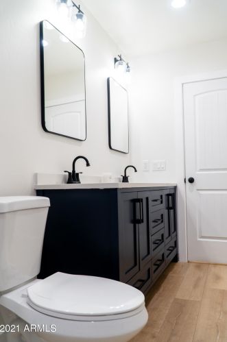 3307 43rd Pl, Phoenix AZ  85018-6422 exterior