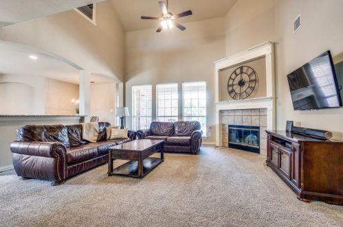 2709 Oakland Hl Dr, Plano TX 75025-6448 exterior