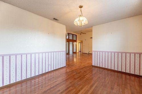 4829 Crestpoint Ln, Garland TX exterior