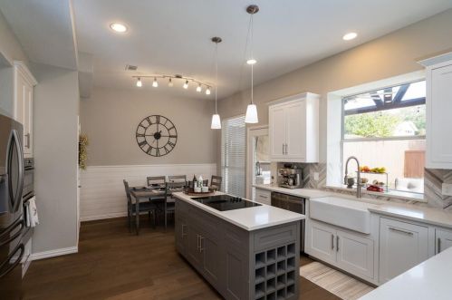 4027 Azure Ln, Addison TX 75001-3105 exterior