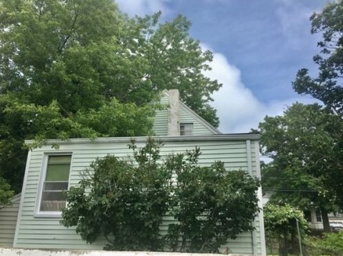 187 Crapo St, New Bedford MA 02744-1027 exterior