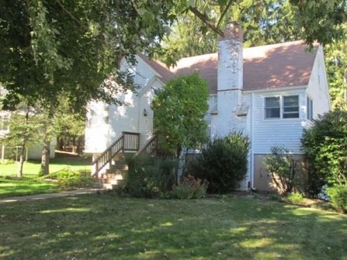 1 Sun Valley Dr, Worcester, MA 01609-1413