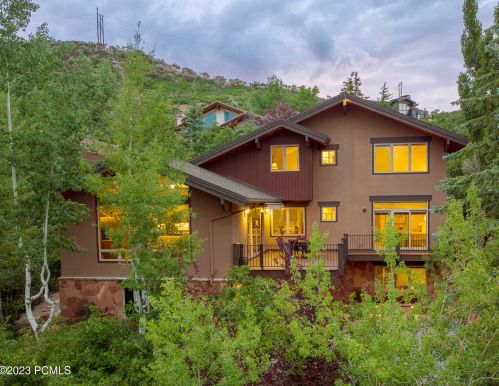 2068 Mahre Dr, Park City UT 84098-8508 exterior