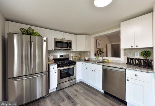 201 Maple Ave, West Deptford NJ  08093-1204 exterior