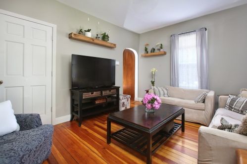 1282 Randolph Ave, Milton MA  02186-5236 exterior