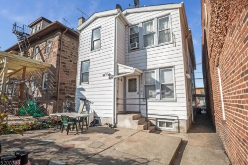 16 Franklin Ave, Belleville, NJ 07109-3223