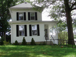 50 Pennsylvania Ave, Newton, MA 02464-1323