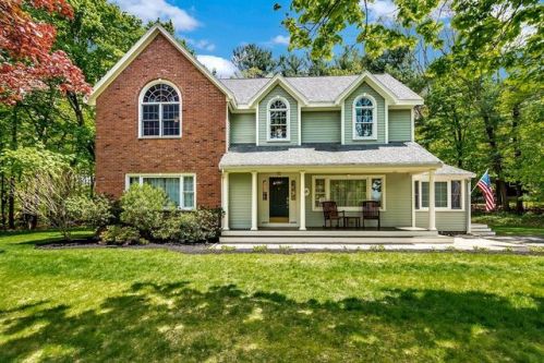 46 Ledge Rd, Lynnfield MA  01940-1514 exterior