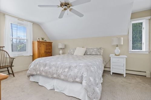 4 Pinegrove Rd, Hingham MA 02043-3923 exterior