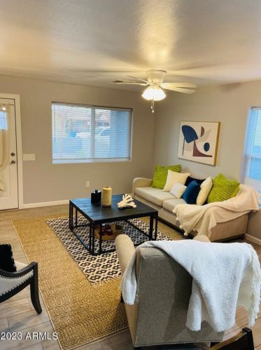 953 Cocopah St, Phoenix AZ  85007-4118 exterior