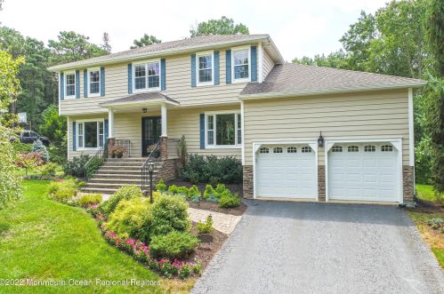 32 Lambert Johnson Dr, Tinton Falls NJ 07712-3753 exterior