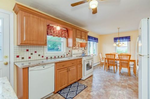 22 Glenwood Dr, Lawrence MA 01843-3001 exterior