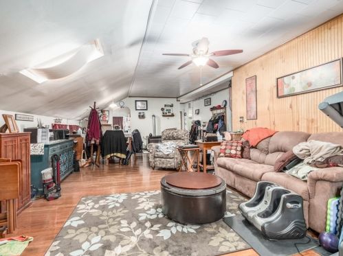 175 Middle Rd, New Bedford MA 02743-2016 exterior