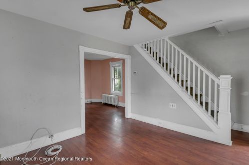 45 Bank St, Tinton Falls, NJ 07701-1304