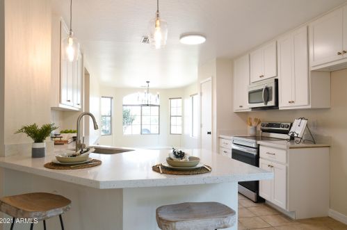 7320 29th Ln, Phoenix, AZ 85041-9301