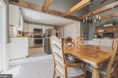 33 Winthrop Rd, Trenton NJ 08648-1557 exterior