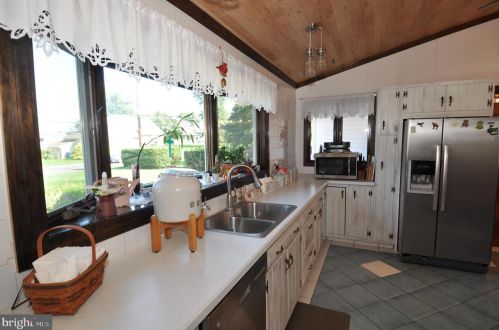 24854 Main St, Columbus NJ 08022-1339 exterior