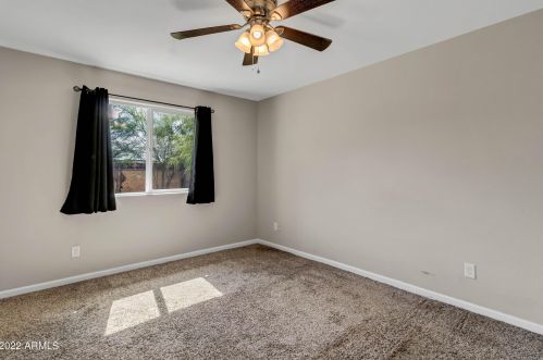 2839 Charleston Ave, Phoenix AZ  85053-1712 exterior