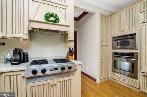 640 High St, West Deptford NJ 08051-1460 exterior