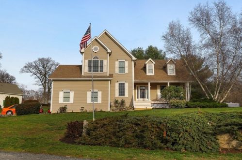 5 Windham Shire Dr, Seekonk, MA 02771-1730