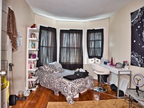 74 Clark St, New Bedford MA 02740-7021 exterior