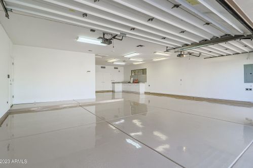 2347 Cinnabar Ave, Phoenix AZ  85028-3633 exterior