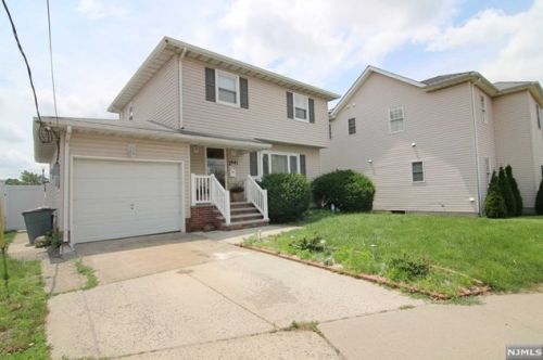 1441 Roosevelt Ave, Carteret, NJ 07008-1333