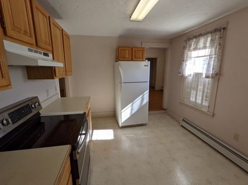 394 Chandler St, Worcester MA 01602-2916 exterior