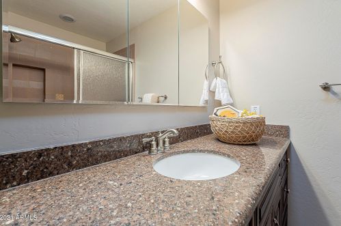 3009 Anderson Dr, Phoenix AZ 85053-1812 exterior