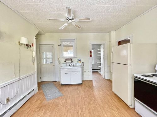 646 Pequoig Ave, Royalston MA 01331-1502 exterior