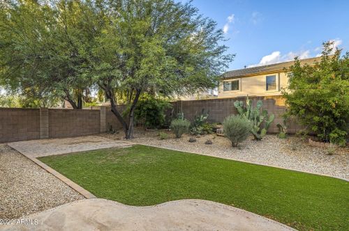 2440 Blue Sky Dr, Phoenix AZ  85085-4761 exterior