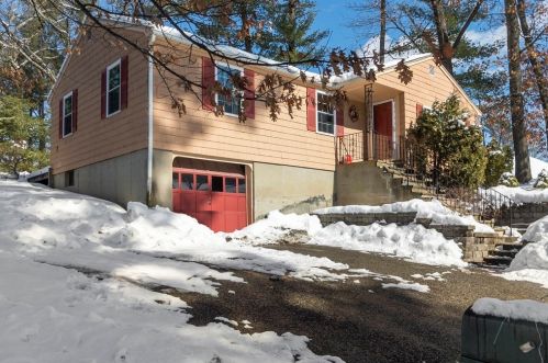 399 Park St, North Reading MA 01864-2809 exterior