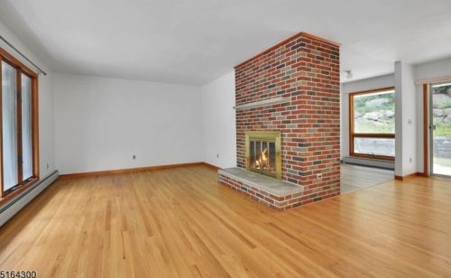 25 Brooksyde Ave, Skyline Lakes NJ  07456-2134 exterior