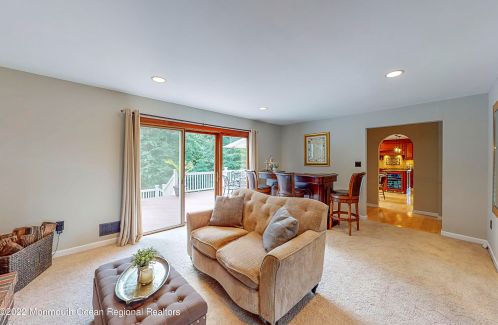 32 Lambert Johnson Dr, Tinton Falls NJ 07712-3753 exterior