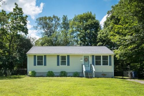 190 Auburn St, Whitman MA  02382-2301 exterior