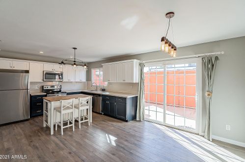 2854 Clarendon Ave, Phoenix AZ 85018-5552 exterior