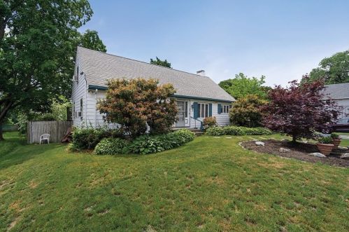 65 Adams Ave, Newton, MA 02465-1001