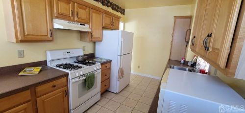 48 Chrome Ave, Carteret NJ  07008-3402 exterior