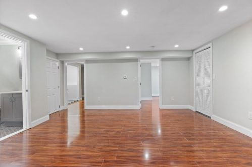 31 Jersey St, Dedham MA  02026-4942 exterior