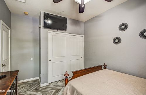 4217 73 Dr, Phoenix AZ 85033-2512 exterior