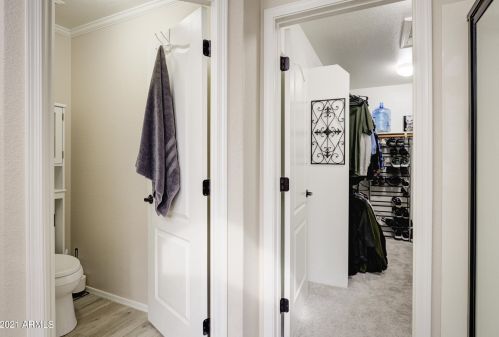 2702 Amberwood Dr, Phoenix AZ  85045-4208 exterior