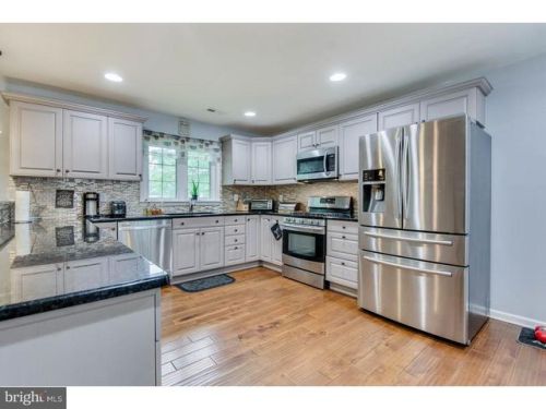 21 Burke Ave, West Deptford NJ  08096-1920 exterior