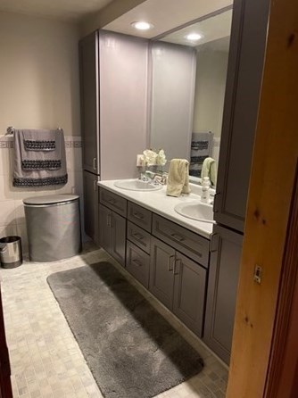 46 Pitman St, Fall River MA  02723-2851 exterior